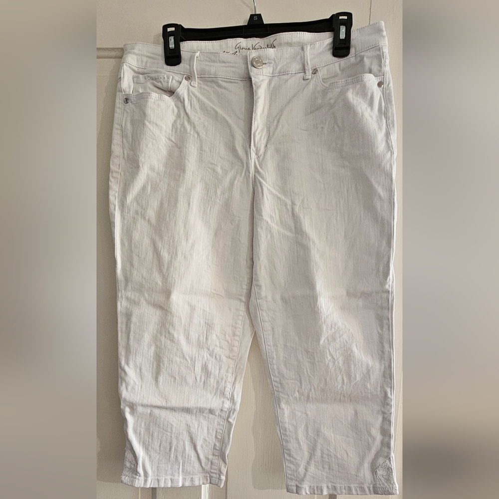 Gloria Vanderbilt Women's White Ankle & Cropped Jeans